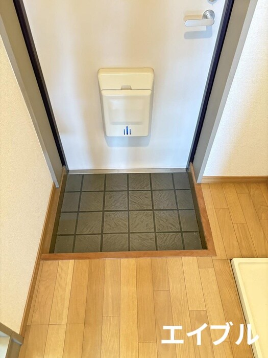 物件内観写真12　(玄関)