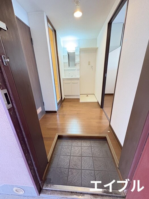 物件内観写真12　(玄関)