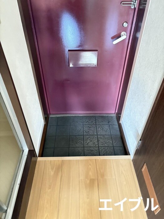 物件内観写真13　(玄関)