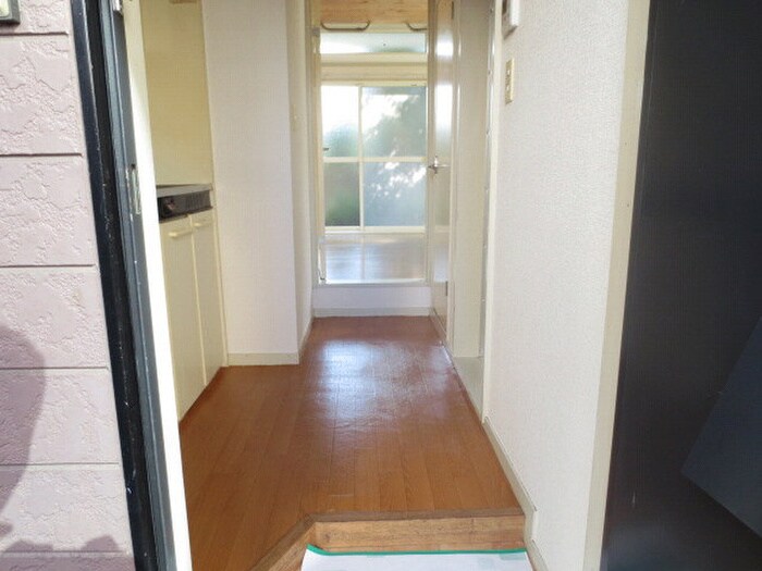物件内観写真7　(玄関)