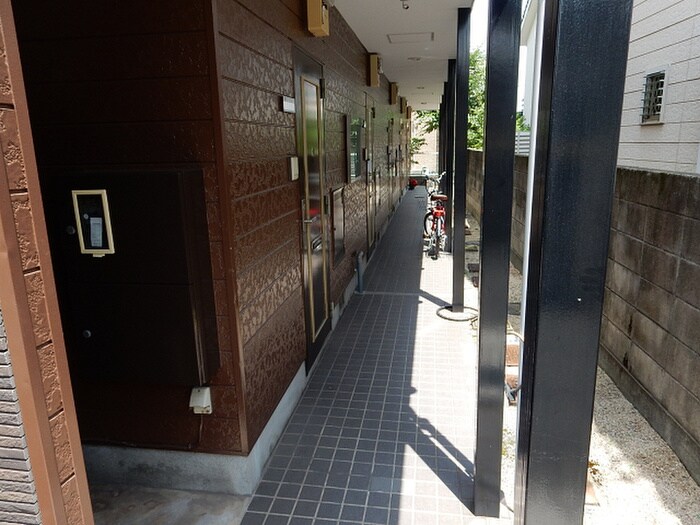 物件外観写真5　(エントランス部分)