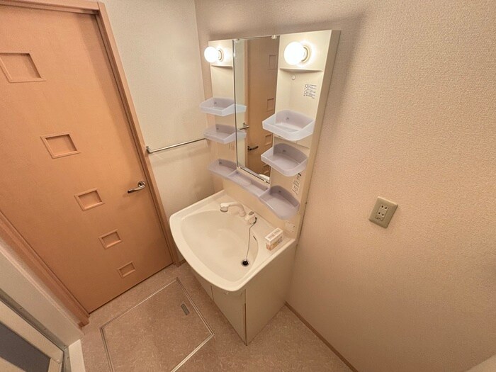 物件内観写真11　(洗面)