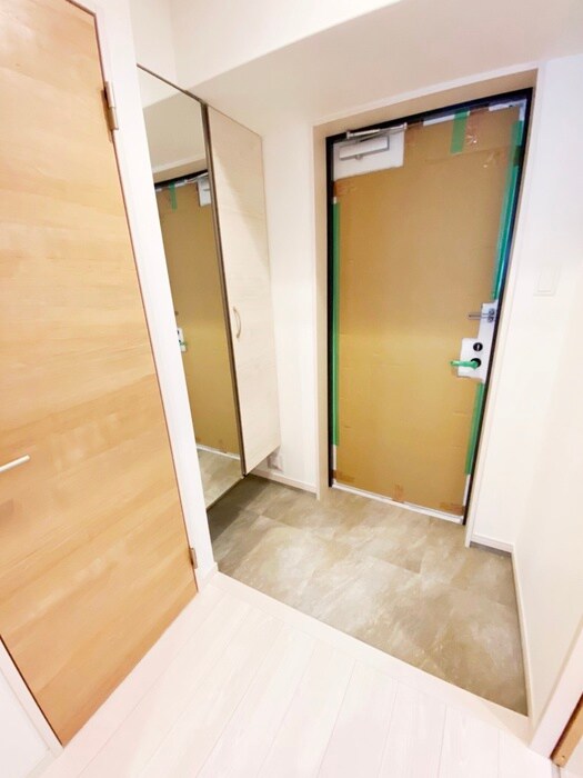物件内観写真13　(玄関)