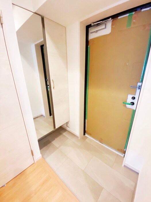 物件内観写真13　(玄関)