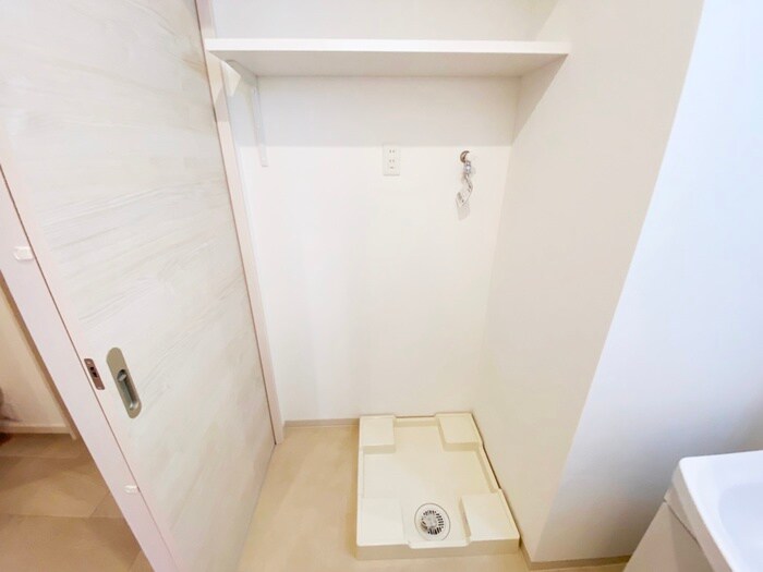 物件内観写真15　(洗濯機置場)