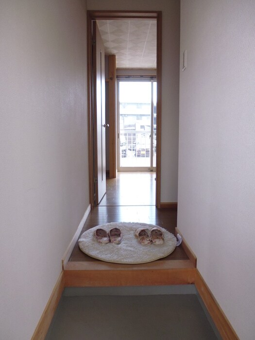 物件内観写真13　(玄関)