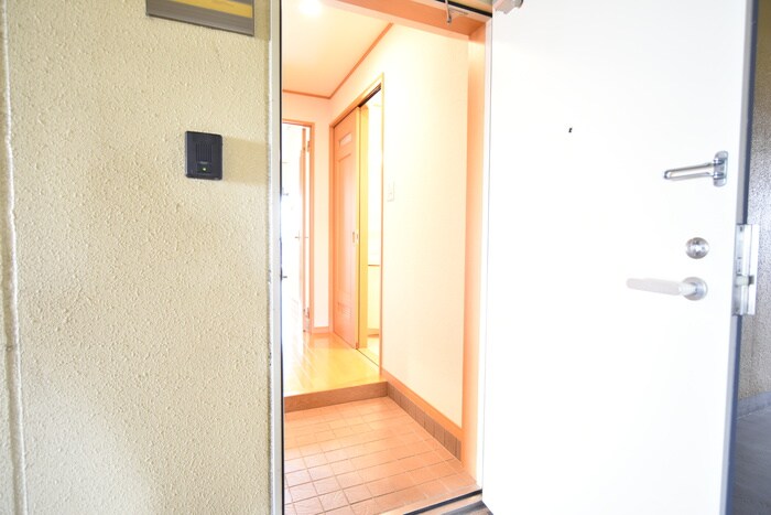 物件内観写真13　(玄関)