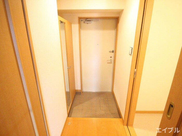 物件内観写真16　(玄関)