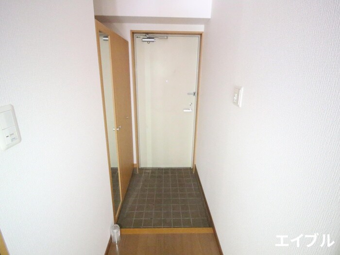 物件内観写真18　(玄関)