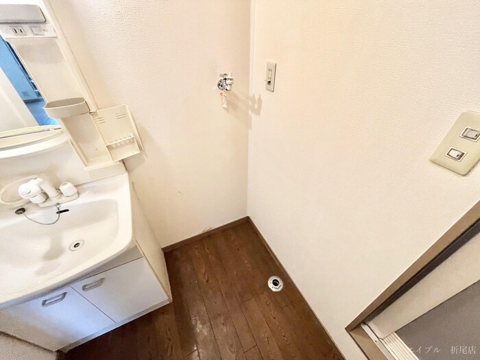 物件内観写真14　(洗濯機置場)