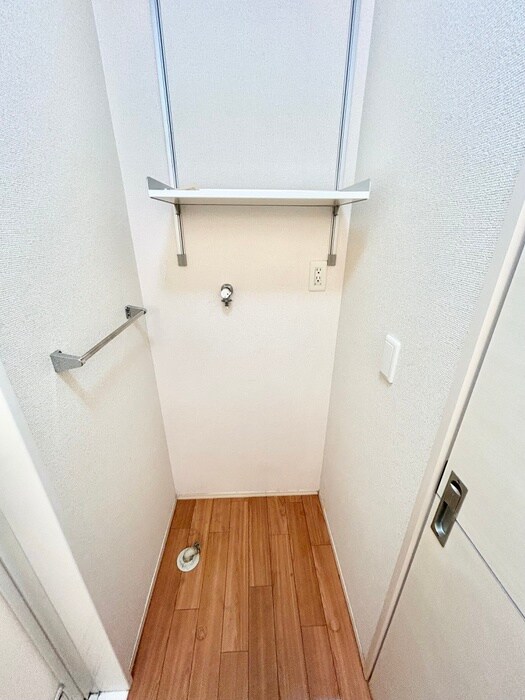 物件内観写真13　(洗濯機置場)