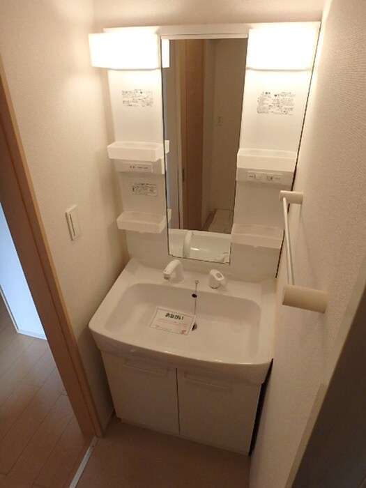 物件内観写真8　(洗面)