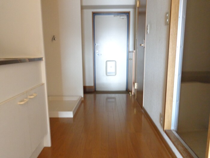 物件内観写真18　(廊下)