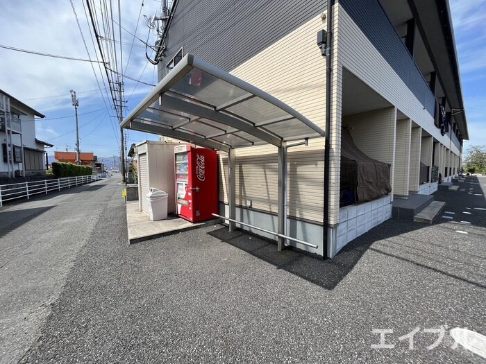 物件外観写真3　(駐輪場)