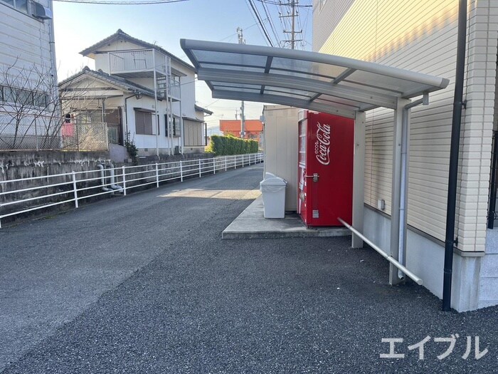 物件外観写真5　(駐輪場)