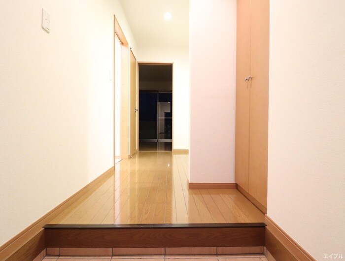 物件内観写真15　(廊下)