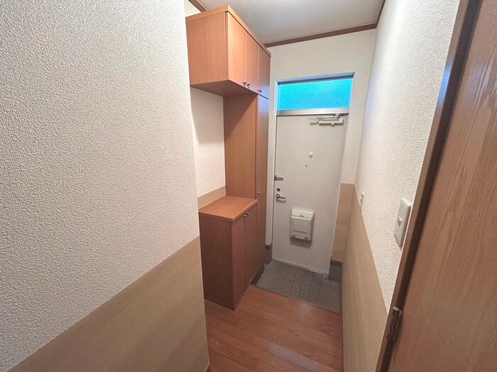 物件内観写真11　(玄関)