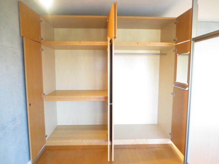 物件内観写真12　(収納)
