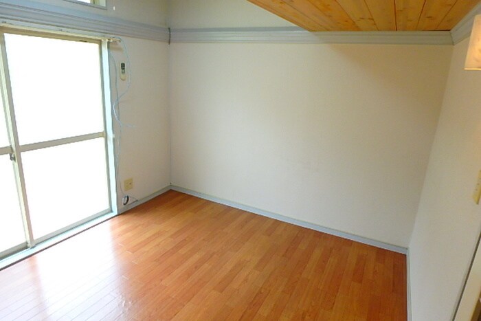物件内観写真4　(居室)