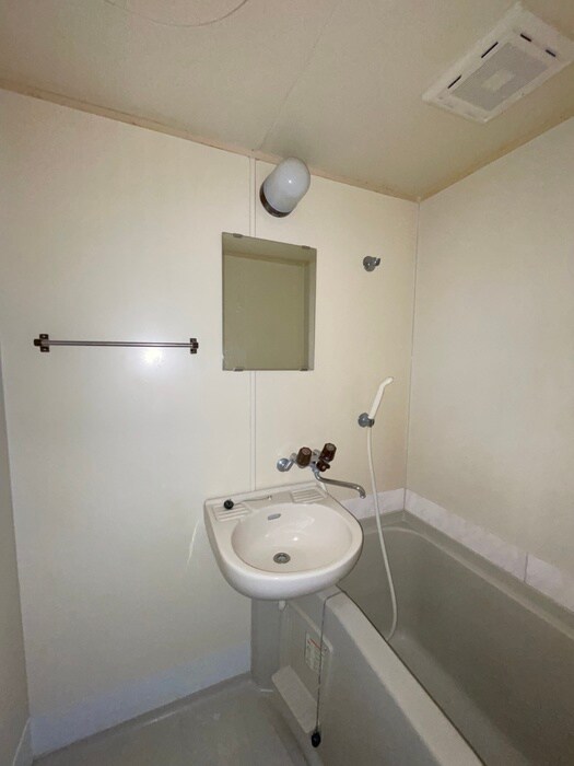物件内観写真8　(洗面)
