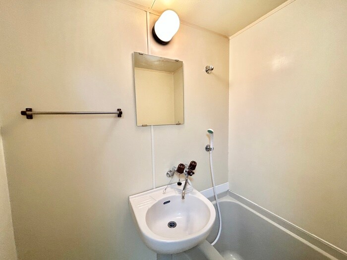 物件内観写真8　(洗面)