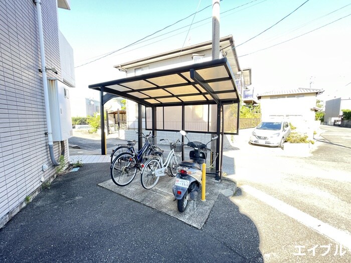 物件外観写真4　(駐輪場)