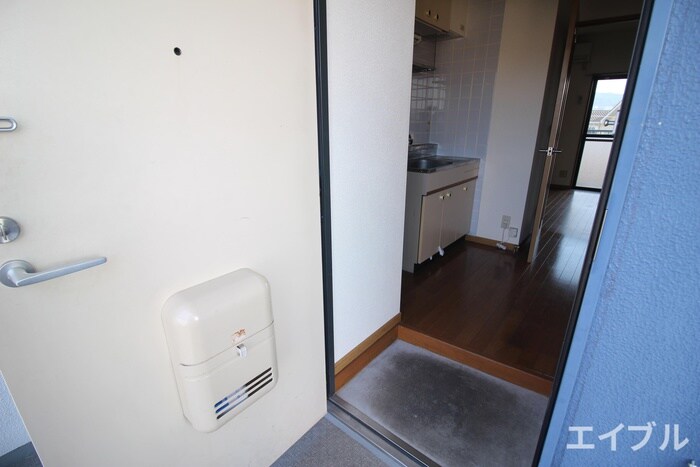 物件内観写真13　(玄関)