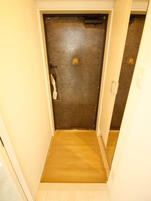 物件内観写真7　(玄関)