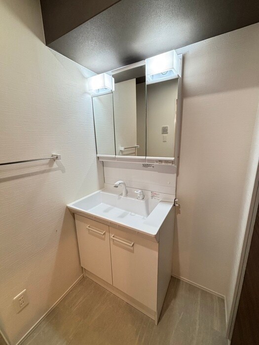 物件内観写真12　(洗面)