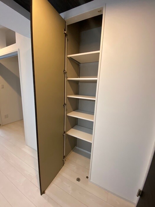 物件内観写真15　(収納)