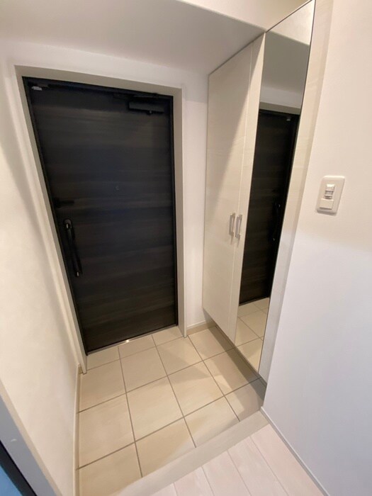 物件内観写真16　(玄関)