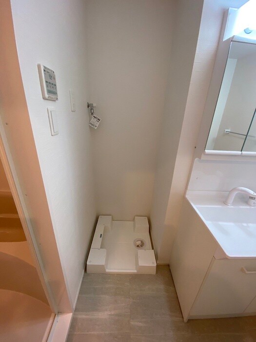 物件内観写真17　(洗濯機置場)