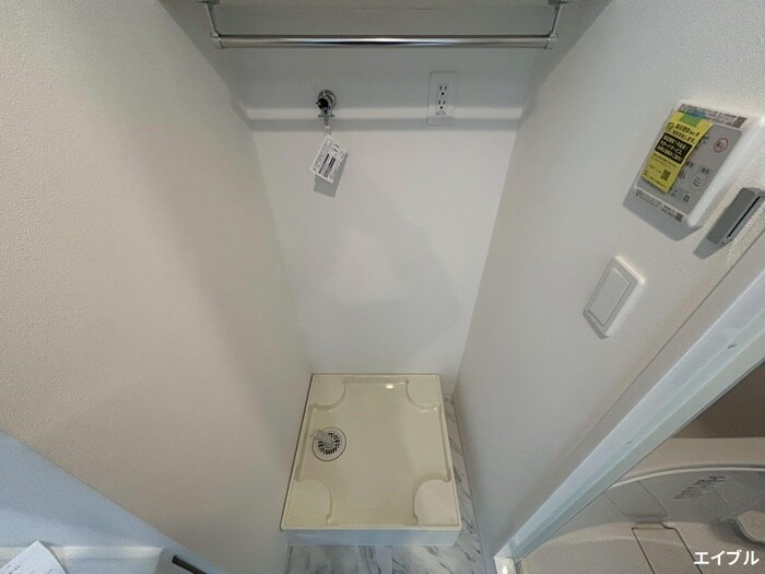 物件内観写真10　(洗濯機置場)