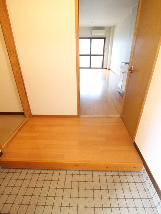 物件内観写真17　(玄関)