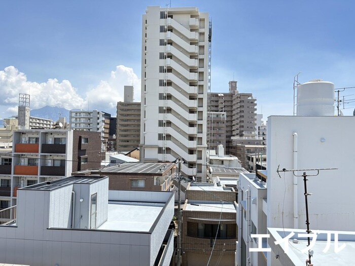 物件内観写真14　(室内からの展望)