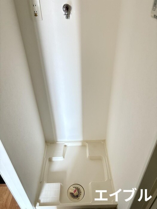 物件内観写真16　(洗濯機置場)