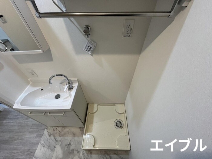 物件内観写真12　(洗濯機置場)