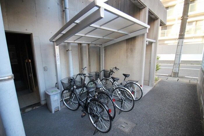 物件外観写真5　(駐輪場)