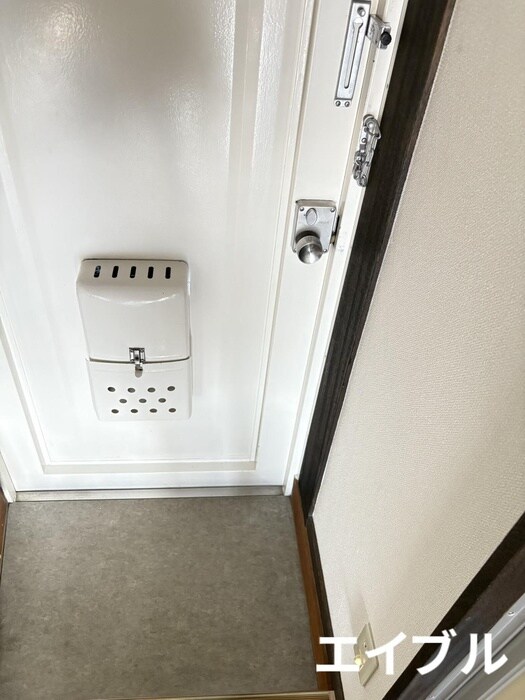 物件内観写真13　(玄関)