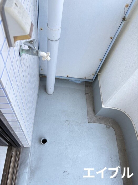 物件内観写真14　(洗濯機置場)