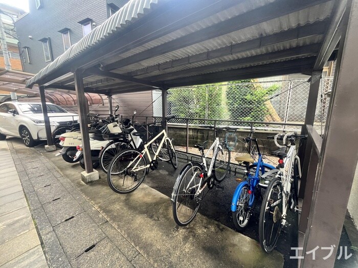 物件外観写真5　(駐輪場)