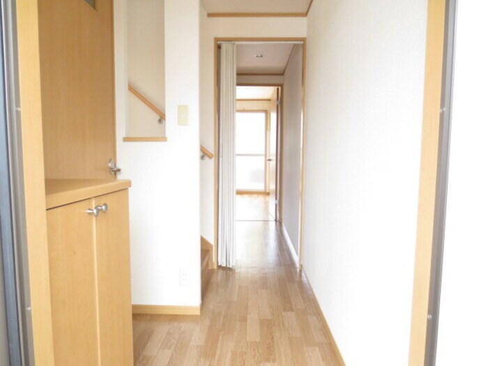 物件内観写真8　(玄関)