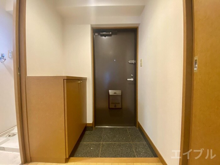 物件内観写真14　(玄関)