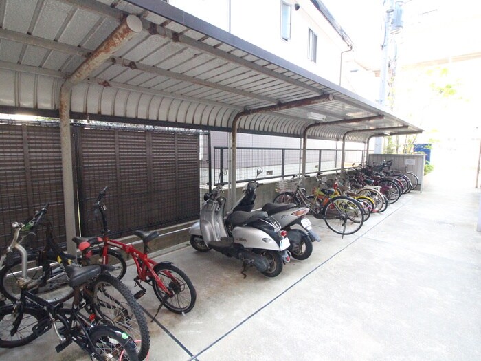 物件外観写真5　(駐輪場)