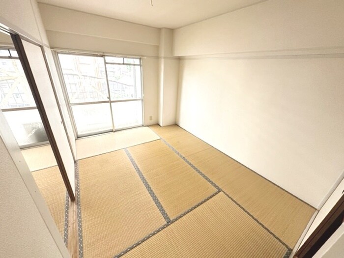 物件内観写真3　(居室)