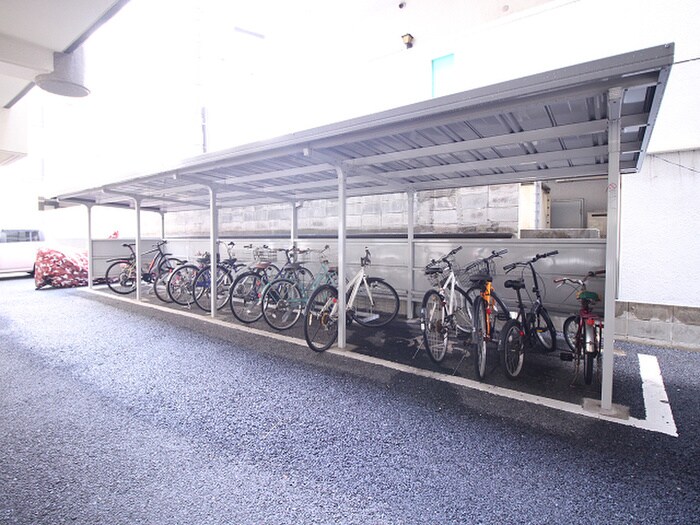 物件外観写真5　(駐輪場)