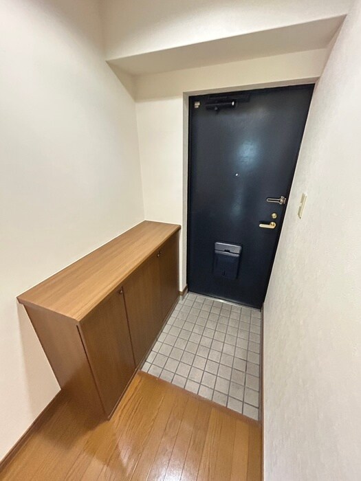 物件内観写真13　(玄関)