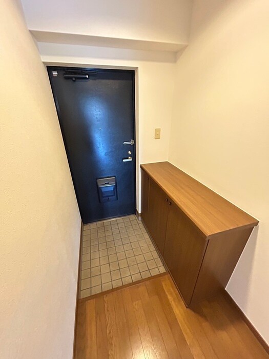 物件内観写真13　(玄関)