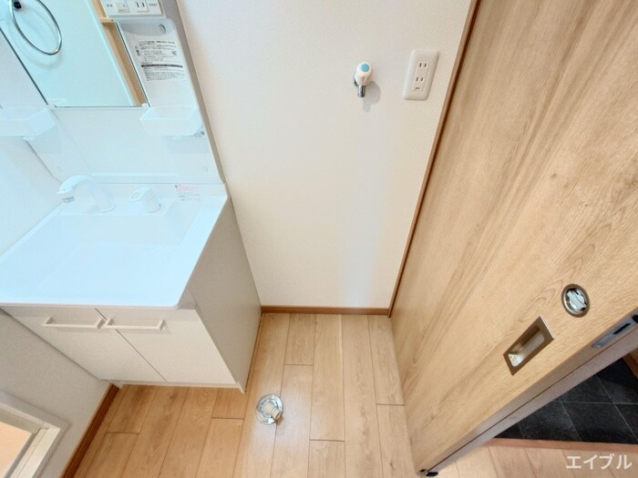 物件内観写真12　(洗濯機置場)
