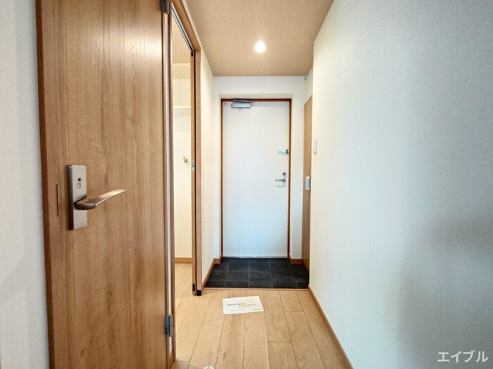 物件内観写真15　(玄関)
